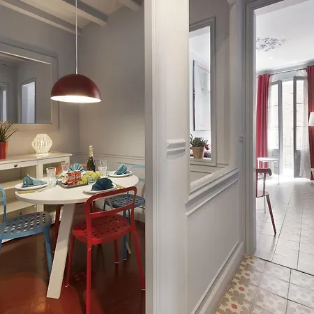 Nextdoor Gaudi Apartment *