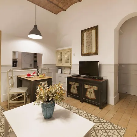 Nextdoor Gaudi Apartment Barcelona